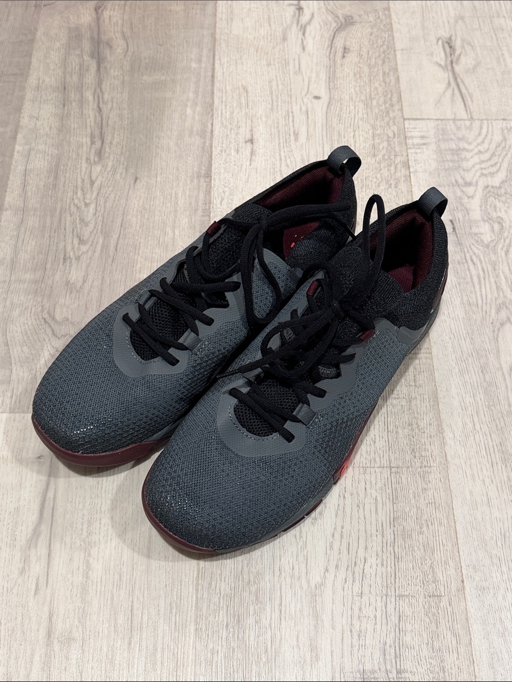 Under Armour Tribase Reign Men's Knit Athletic Sneakers - Gray/Maroon